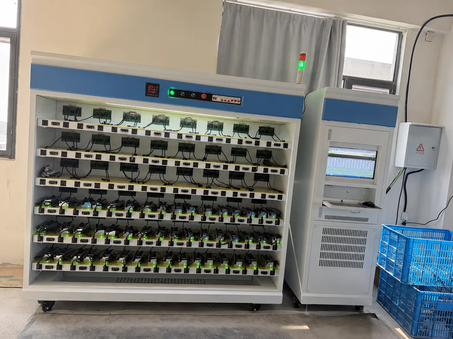 Matched ultrasonic atomizer power supplies undergoing ageing testing