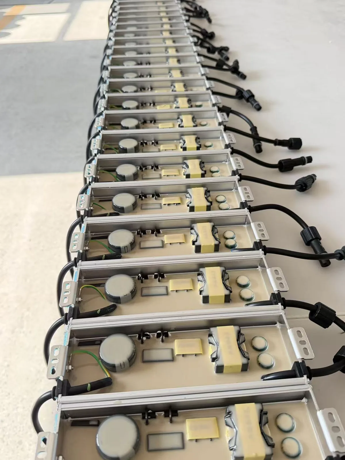 Components for ultrasonic atomizer power supplies